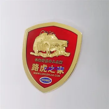 Läbipaistev punane pehme emailitud metall auto embleem custom, 3D-kolmemõõtmeline metallist logo