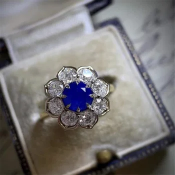 Uus Ofertas Segatud Stiil Lill Rõngas Naine Tarvikud Vintage Crystal Signet Ring Naiste Poole Pulm Ehteid