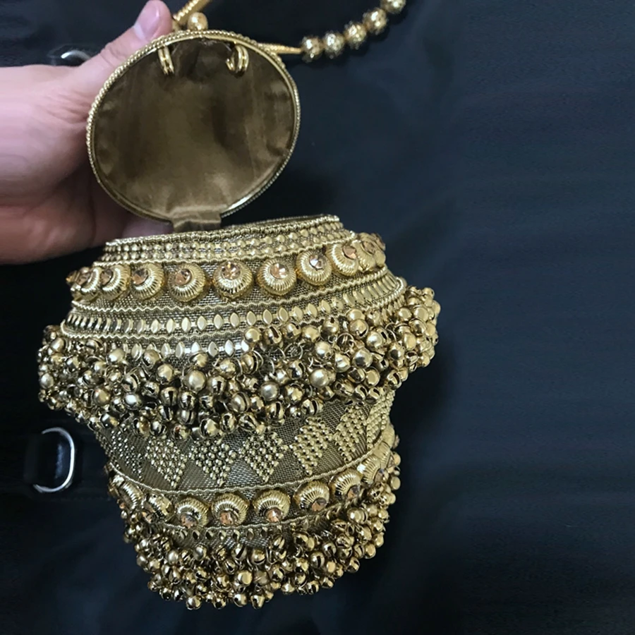 DOYUTIG Vintage India Disain Käsitsi Valmistatud Metallist Käekott Naistele Luksus Vähe Bell Pulm Sidurid Naiste Teemant Õhtul Kotti F750 3
