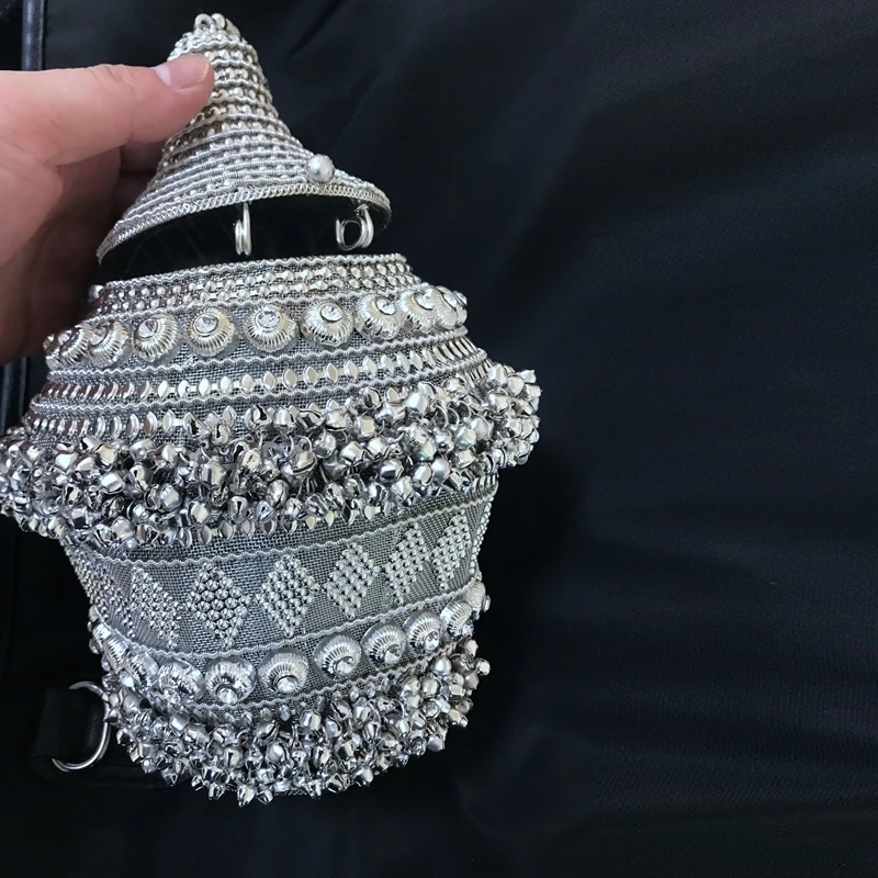 DOYUTIG Vintage India Disain Käsitsi Valmistatud Metallist Käekott Naistele Luksus Vähe Bell Pulm Sidurid Naiste Teemant Õhtul Kotti F750 4